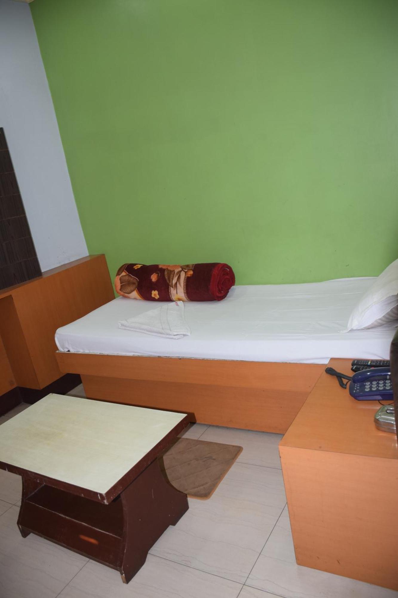Starline Hotel Agartala Buitenkant foto